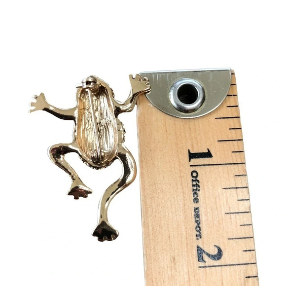 Cute Small Gold Tone Frog Pin Brooch Amphibian Lapel Hat Fashion Jewelry Animal - Picture 3 of 4